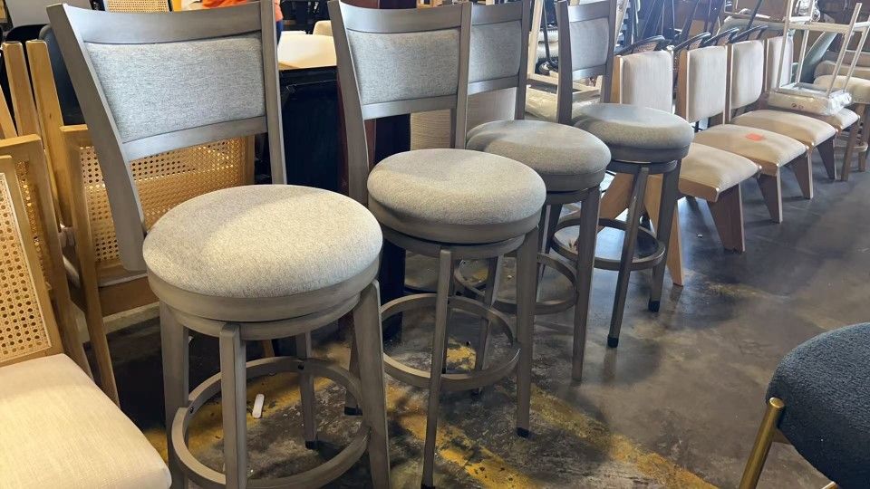 π₯π₯π₯π₯Set of 2 Gray 30-in H Bar height 2 for $120 4 for $200