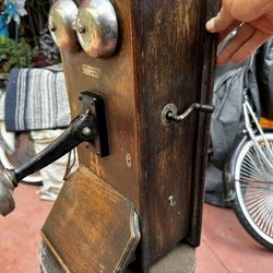 Antique, Antique Telephone
