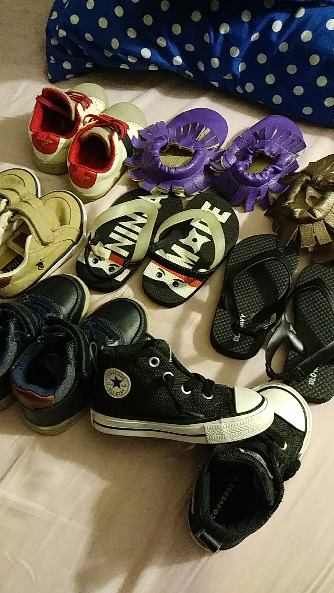 Baby shoes. Size 5-6 new