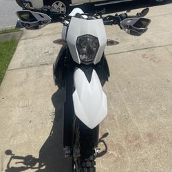 2017 Ktm Enduro, 690cc  6900 Mileage