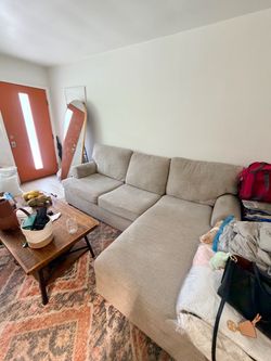 Nice Couch w/ Pull Out Bed Comfy Mattress