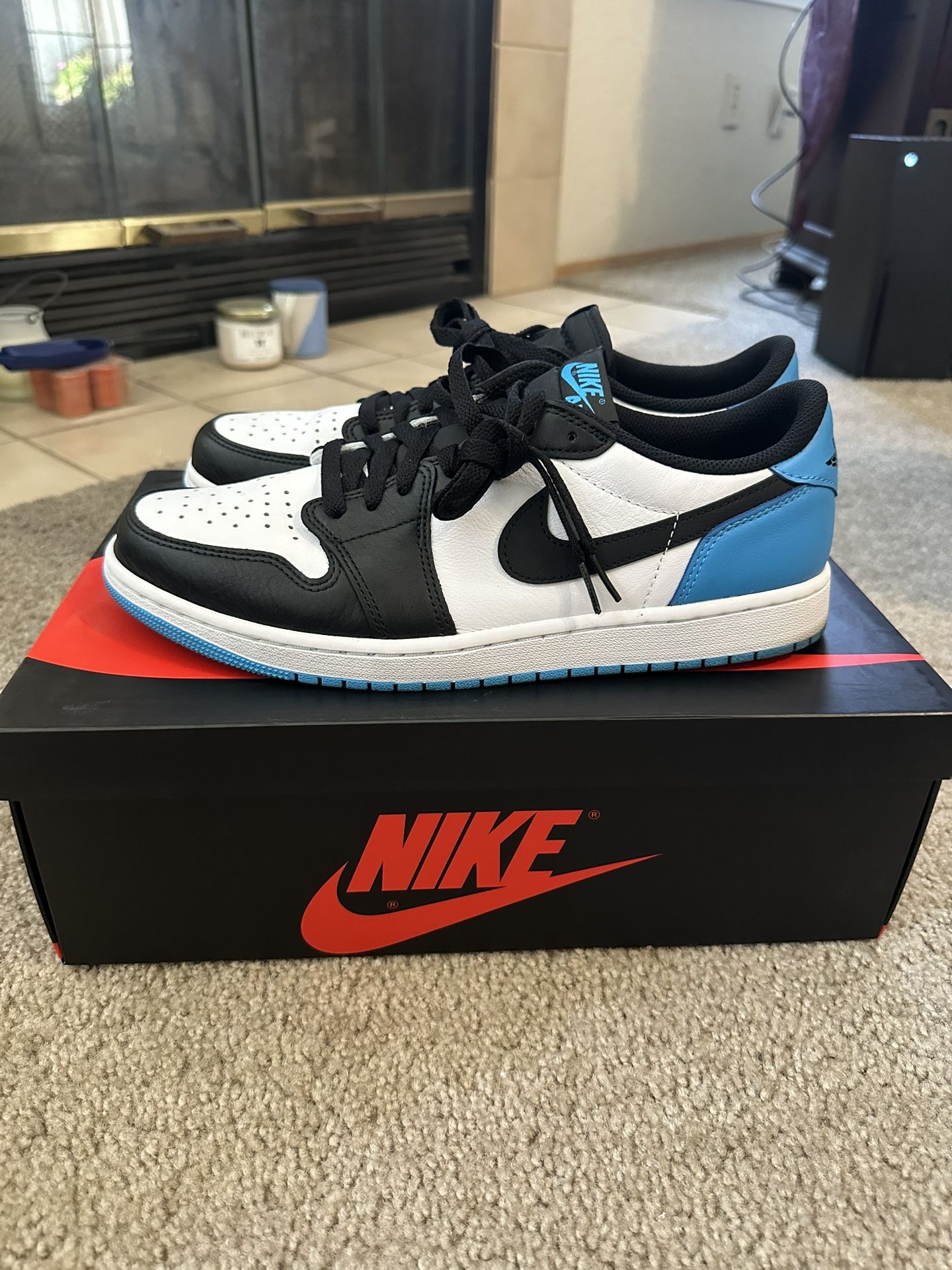 Air Jordan 1 Retro Low Og “UNC” Size 11.5