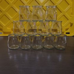 First picture 5-6oz(12 pieces)
2nd 40z (20 pieces).
 total of 32 pieces $10 for all .