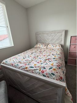 Queen Bed