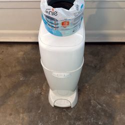 Diaper Genie And Refills 