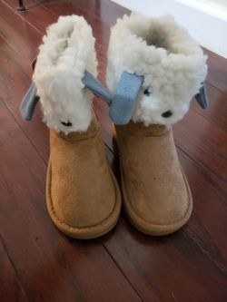 New actic paw boot size 10