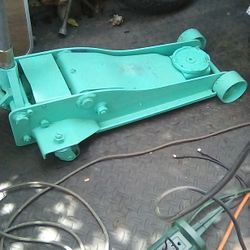 3 1/2 Ton Floor Jack From Napa