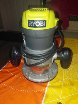 RYOBI ROUTER CORED. O N LY USED TWICE
