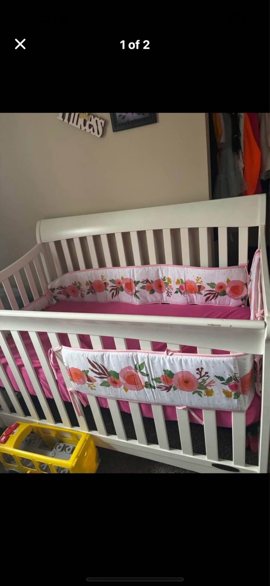 Crib With Mattress And Padding