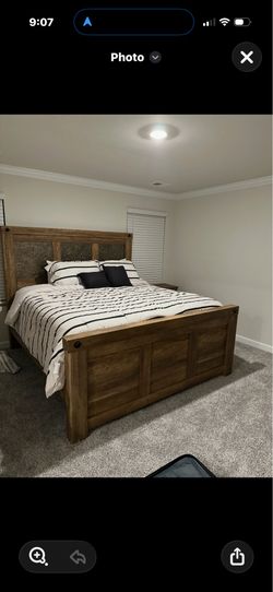 King size bedroom set - great condition