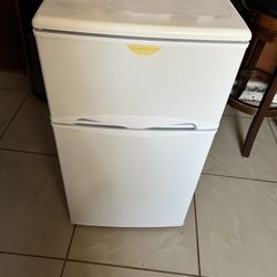 Mini Fridge 