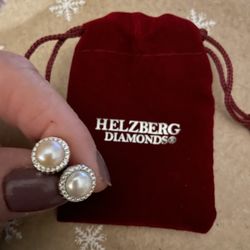 Gorgeous New Helzberg Diamond’s Cultured Pearl Earrings In Sterling Silver Setting 