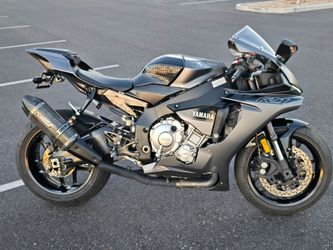 2016 Yamaha R1