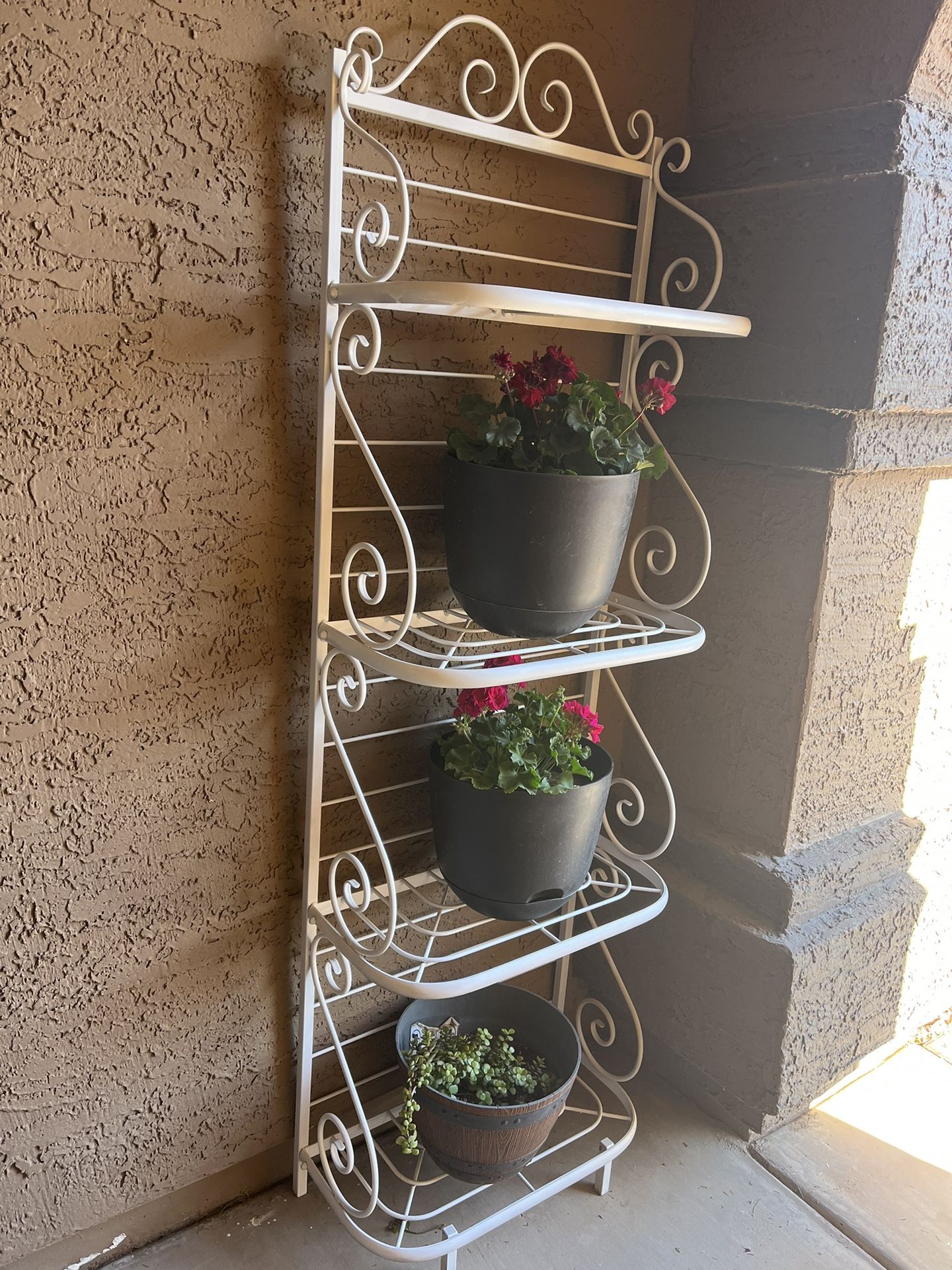 4- Tier White  Metal Shelf Plant Stand ,Book Display ,Rack Pot Holder.,Shoe Holder and much more.. 11”x24”x72”  Like New 