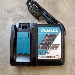 Makita 18 V LXT Fast Battery Charger NEW