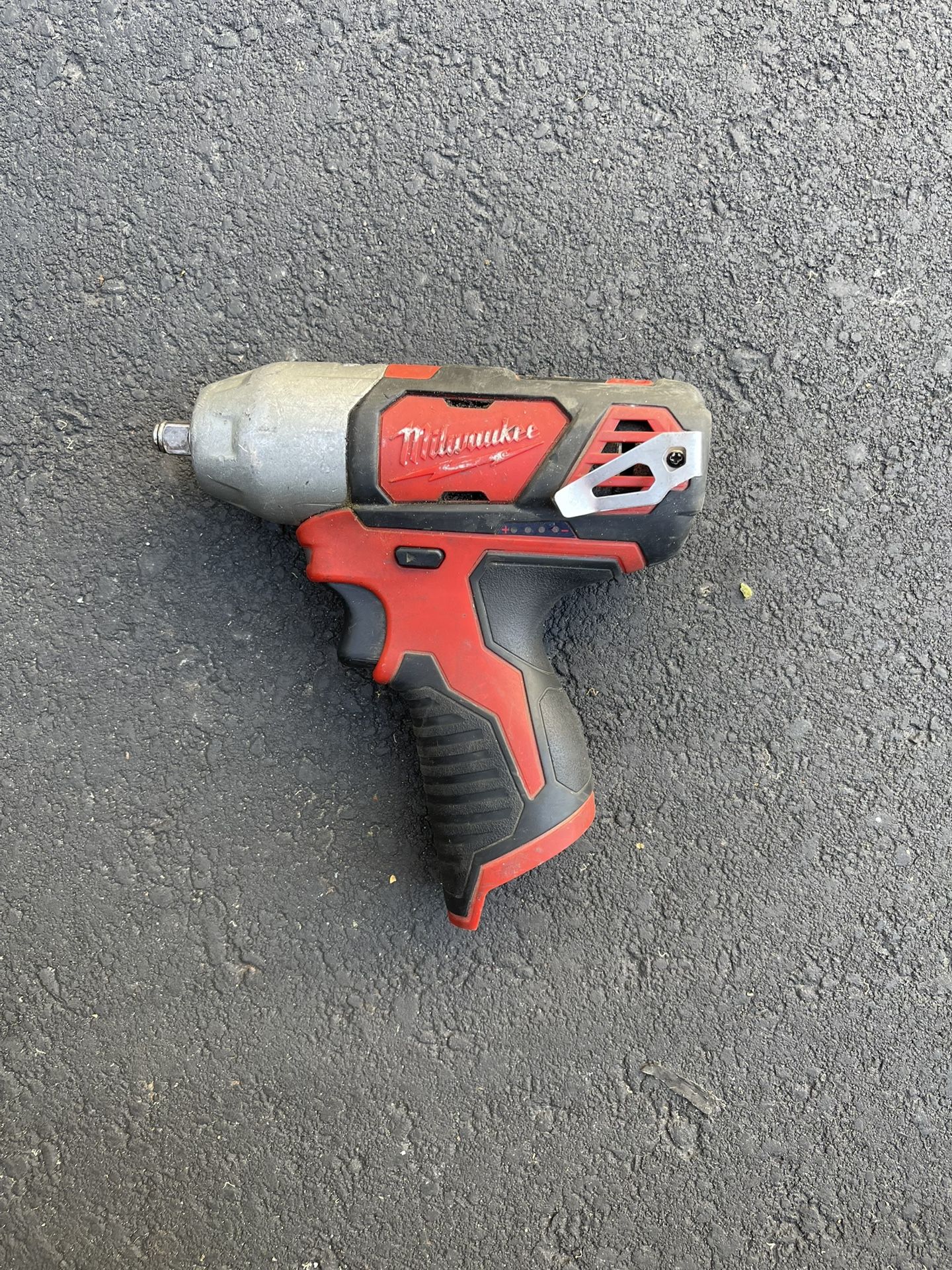 Milwaukee M12 3/8 Impact Wrench