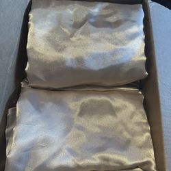 20  60x126 Champagne Satin Tablecloths