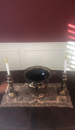Vase and 2 candle holders
