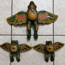 Flying Wooden Frogs Hand Carved/Painted Bali Folk Art Removable Wings 18”x 12”
