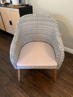 Accent chair