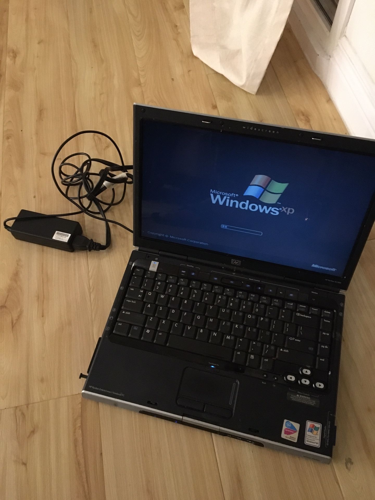 Hp pavilion dv1000 laptops desktop windows xp for Sale in Laguna Beach