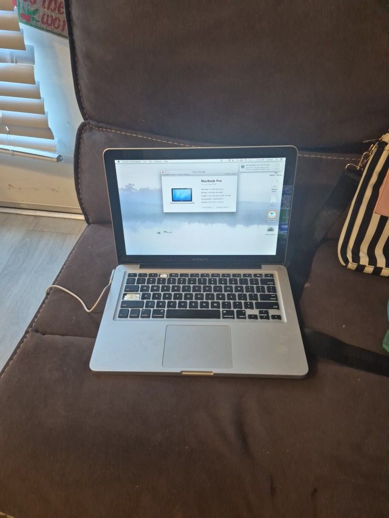MacBook Pro Great Condition!! 13in 2012
