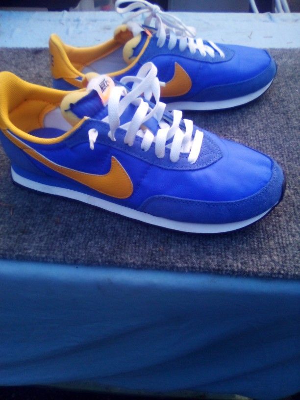 ***Nike Waffel Trainer 2 Blue And Gold New (No Box)