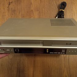 Go Video VCR DVD Player Combo 