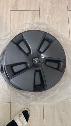Tesla Model 3 Wheel hubcaps