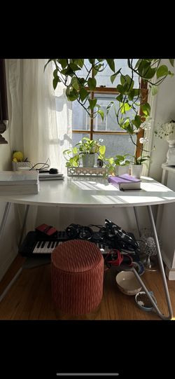 White Desk Round Edges Want Gone Asap