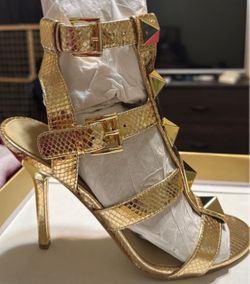 Michael Kors  Gold heels size 8