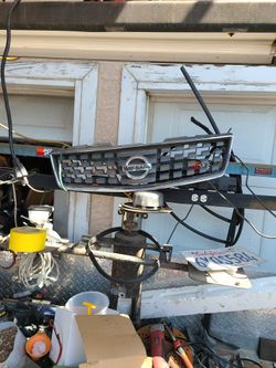 06-09 Sentra Front Grill