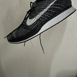 Nike Flyknit Racer