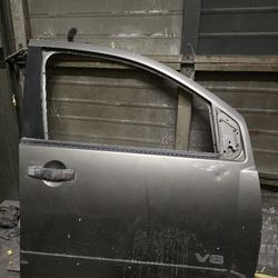 NISSAN Titan DOOR