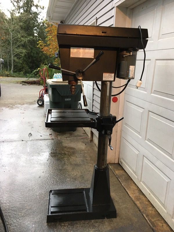 DRILL PRESS Dayton. 9-speed, 20", floor mounted