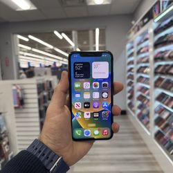 iPhone X 64GB UNLOCKED 