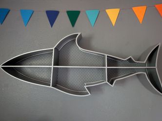 Metal shark shelf