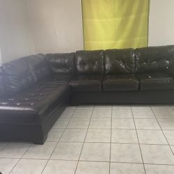 Black Leather Couches 