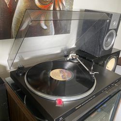 Legendary (MINT) Vintage turntable Technics SL-QD33💥