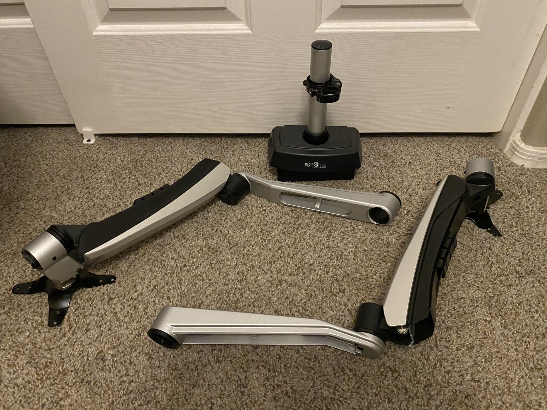 Vari monitor dual arms - retails for $195