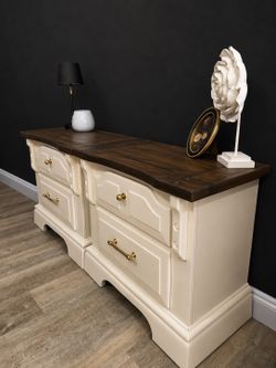 Beige set of two nightstands