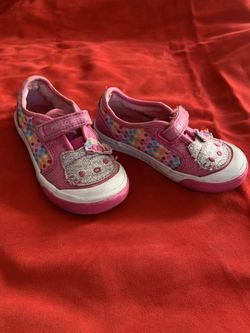Girl shoes