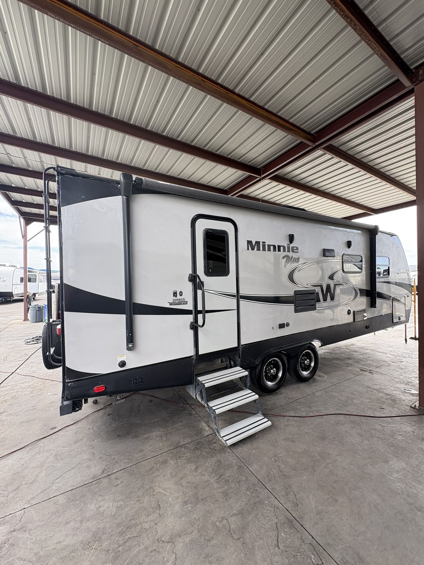WINNEBAGO MINNIE PLUS 26RBSS
