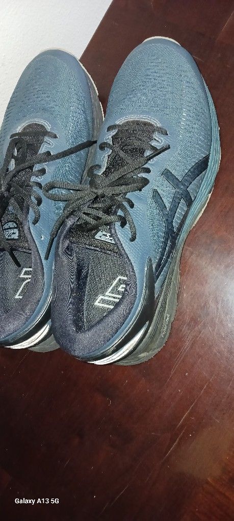 Asics Gel Kayano 25, Used Size 10.5 Men $15