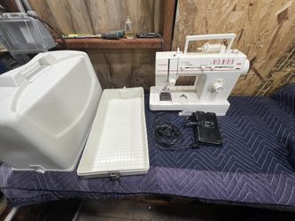 Vintage Singer Merritt 4530 Sewing Machine with Case & Pedal - Untested/As-Is