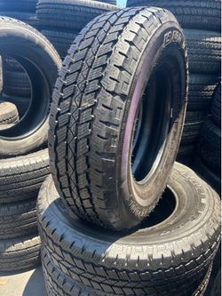 255/70R18 Pirelli vendo 4 llantas con 95% de vida las 4