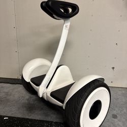 URGENT MOVING SALE 🚨 White Segway Scooter MOVING pronto! 