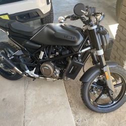 2019 Husqvarna Svartpilen 701