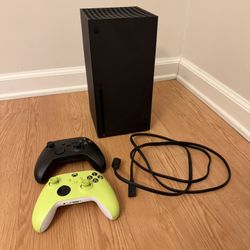 Xbox Series x 1tb With 2 Controllers