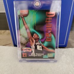 TIM DUNCAN Z FORCE ROOKIE CARD